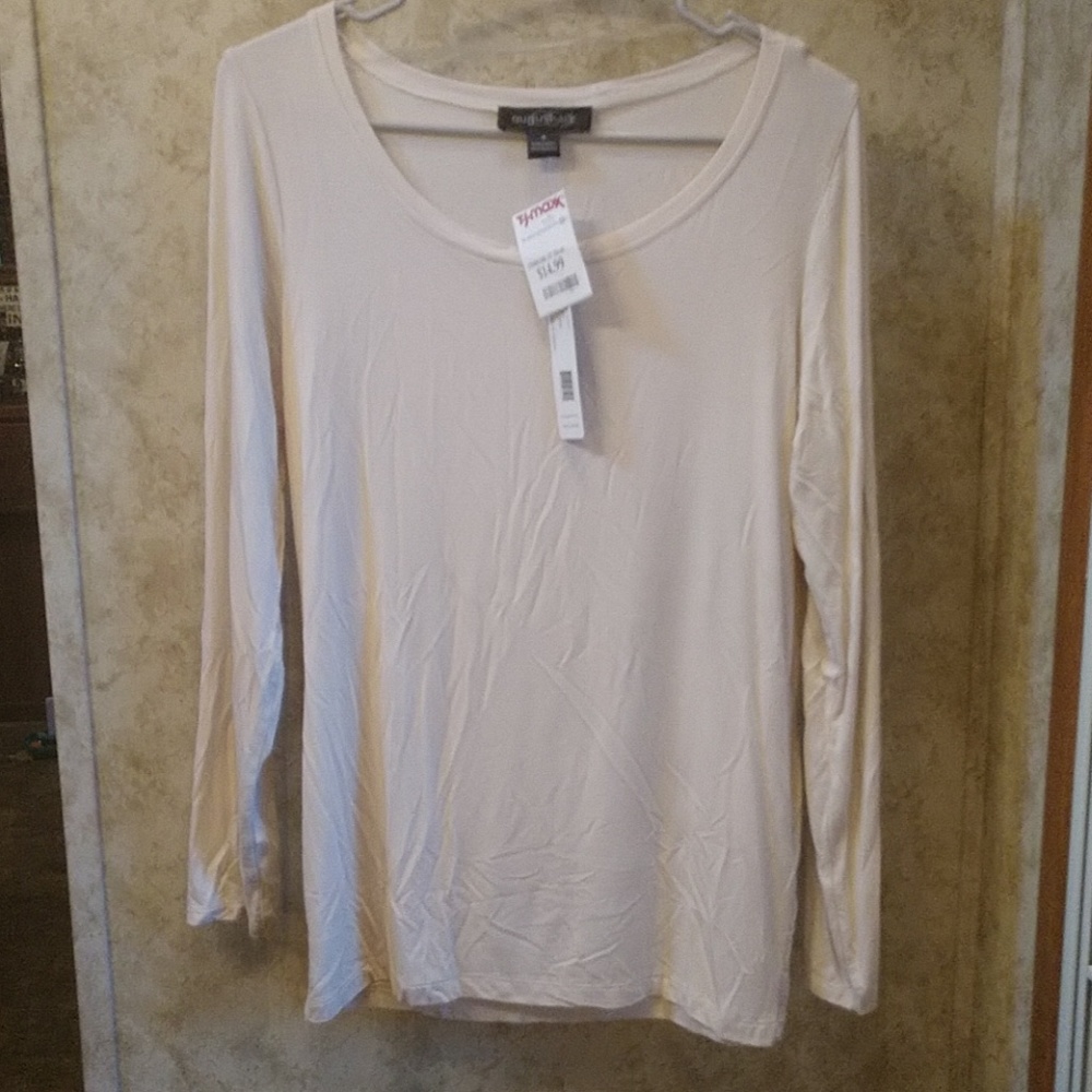 🛍️NWT🛍️ New long sleeve shirt
